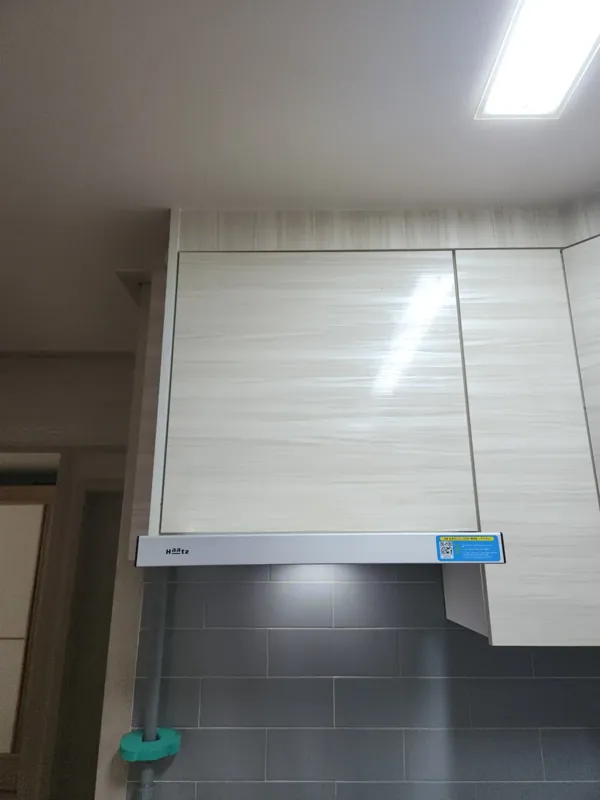 화이트 상부장 렌지후드 교체 사례 이후